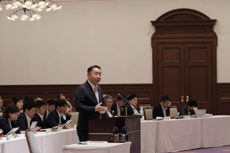 菅雄史 議員