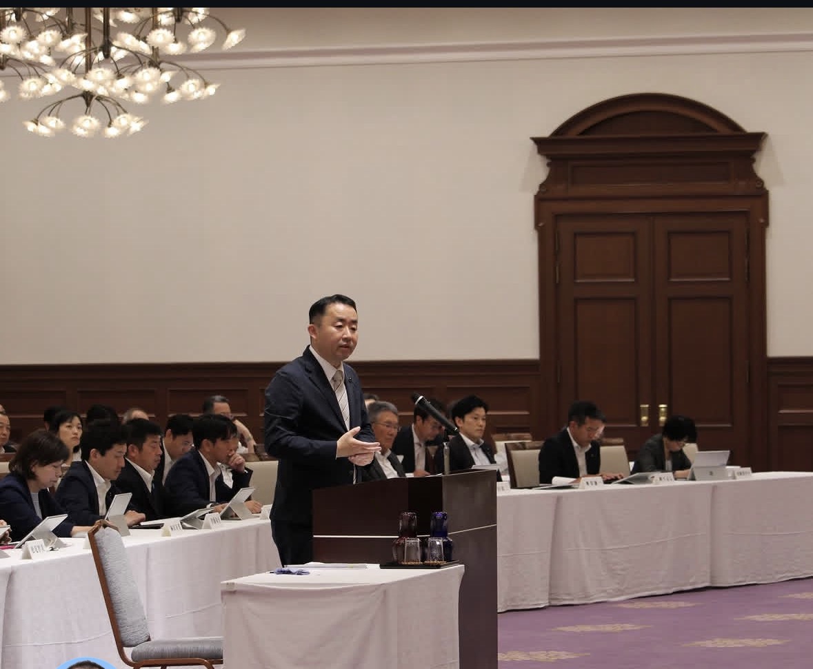 菅雄史 議員